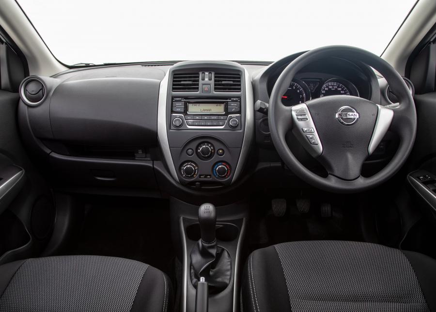 Торпедо Nissan Almera (N17) 2014 года  (ZA) (фото 11 из 25)